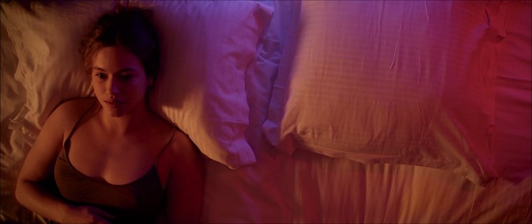 Лу де Лааж на прогулке