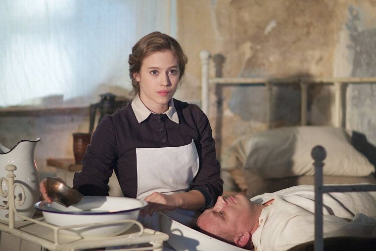 Лу де Лааж feet