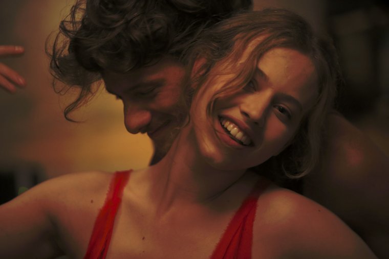 Лу Дуайон в купальнике