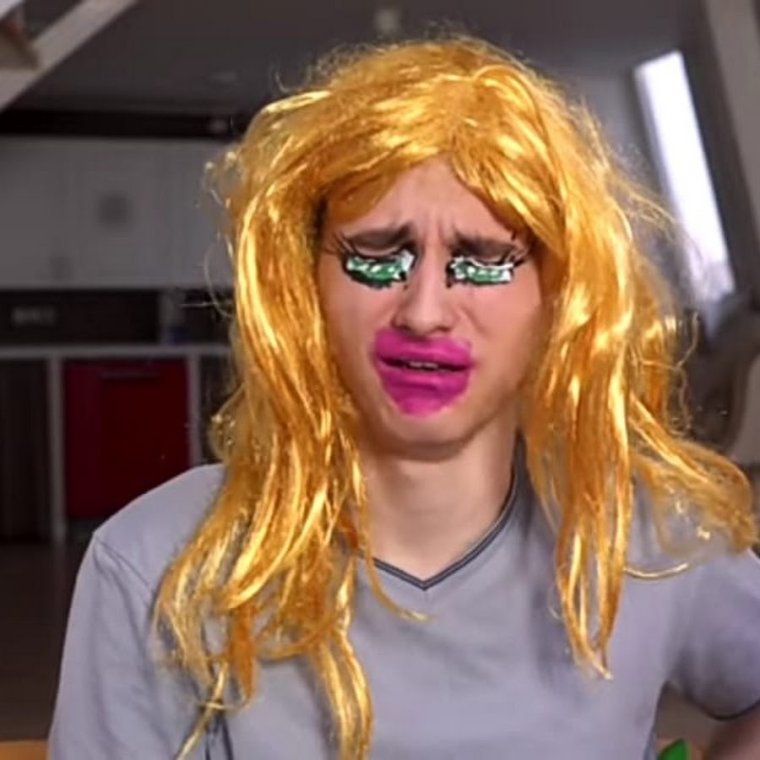 Йоши Лана ева и Ульяна