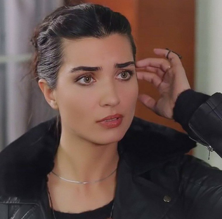 Туба Буйукустун отважный и красавица