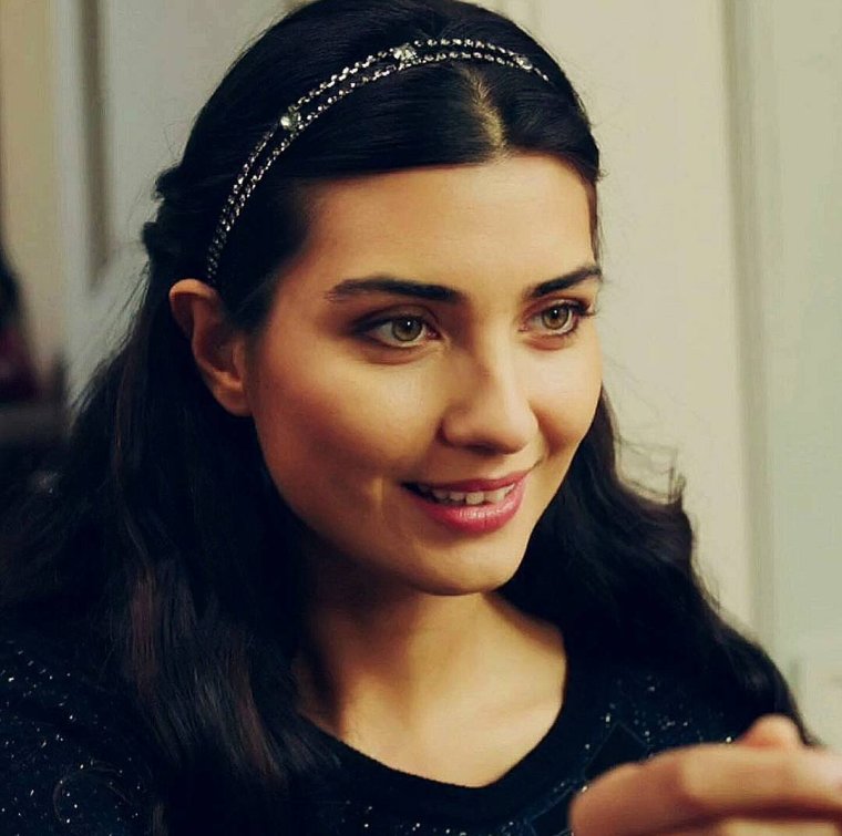 Туба Буйукустун макияж