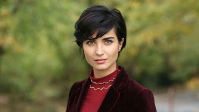 Tuba Büyüküstün фото