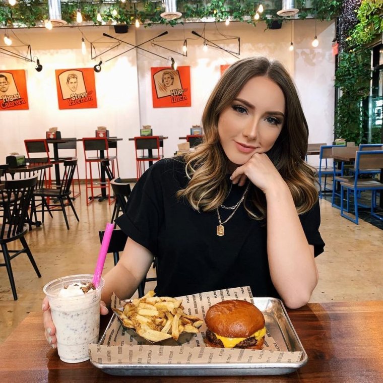 Алайну «Лэйни» Скотт