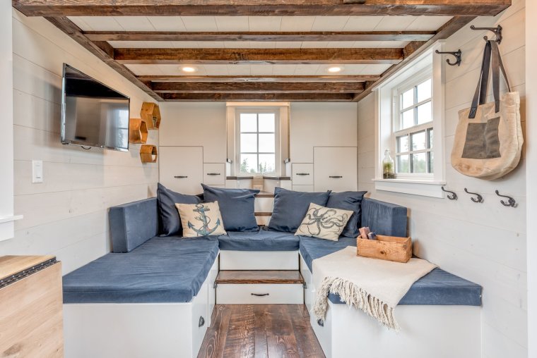 Дачный домик тайни Хаус интерьер