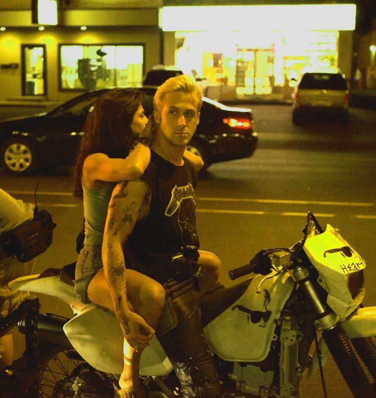 Ева Мендес место под соснами