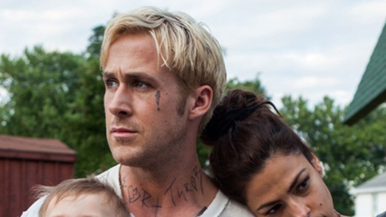 Ева Мендес и Райан Гослинг в фильме место под соснами