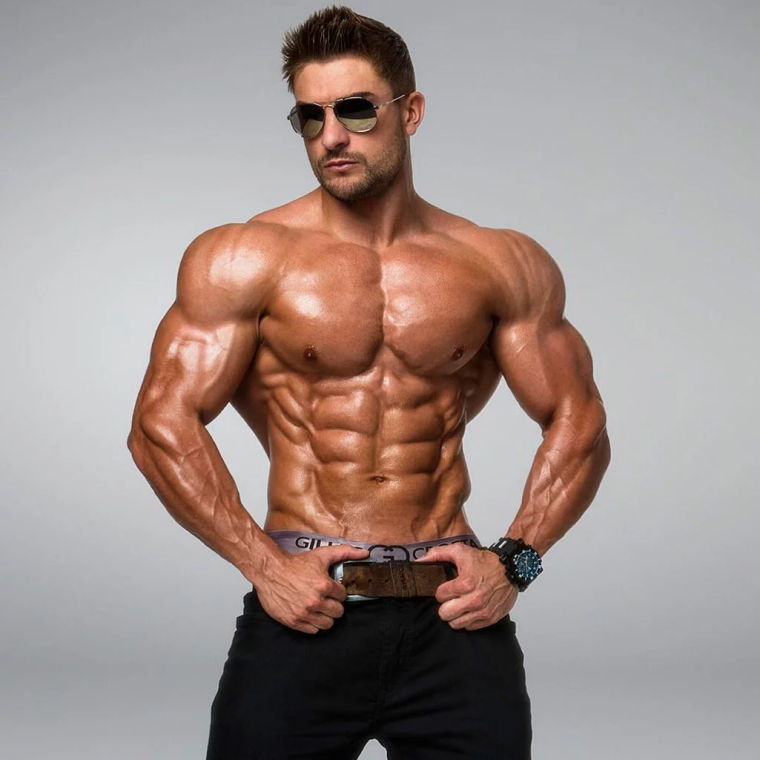 Бодибилдер Менс физик