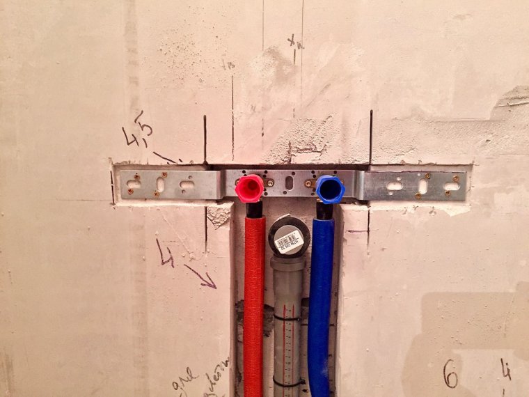 Крепление для водорозетки Рехау