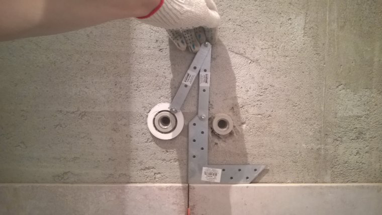 Водорозетки Рехау в стене