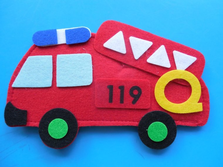 Машинка из геометрических фигур