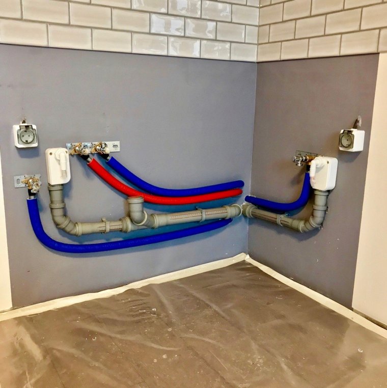 Водорозетка для смесителя на кухне