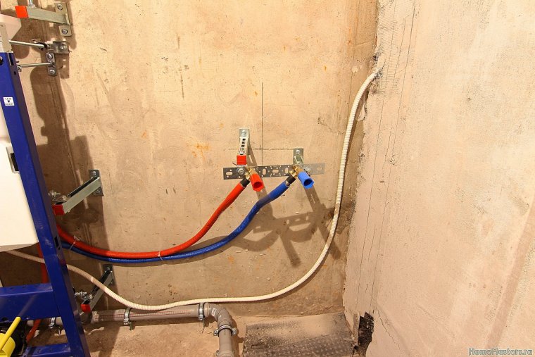 Подводка к раковине в ванной