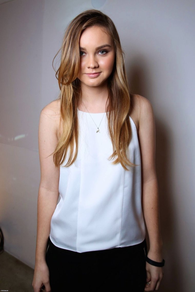 Лиана Либерато в купальнике