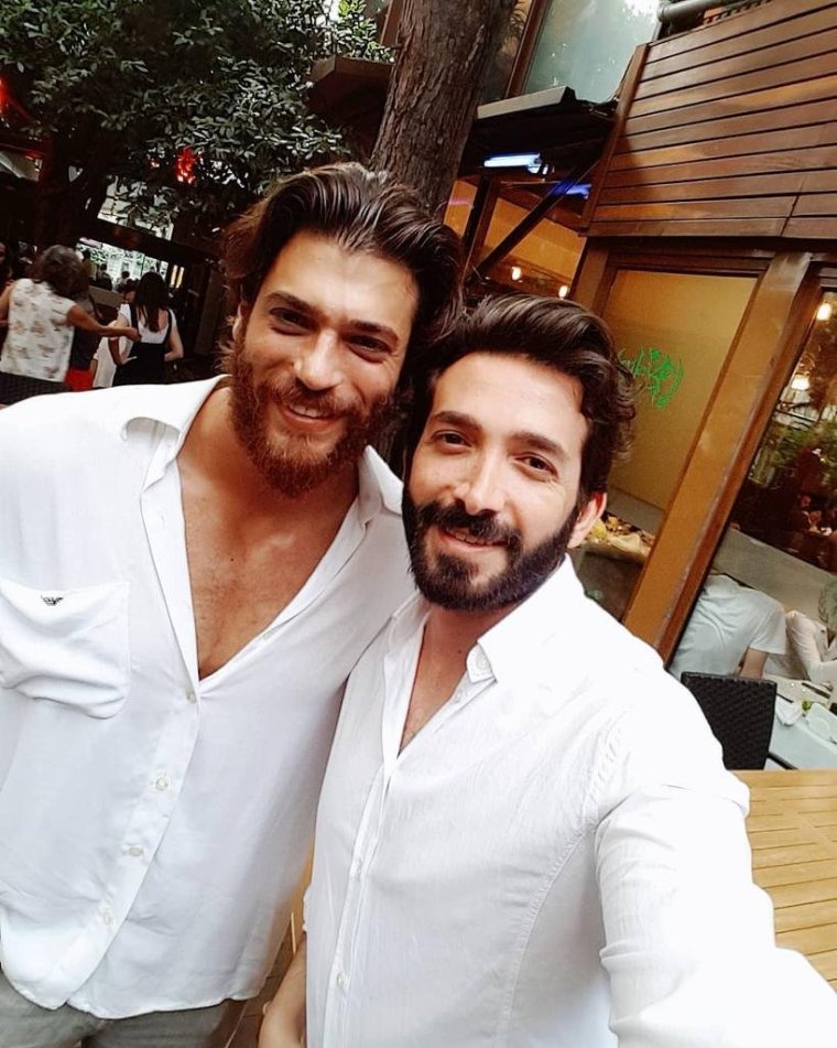 Серкан Чайоглу и его брат близнец