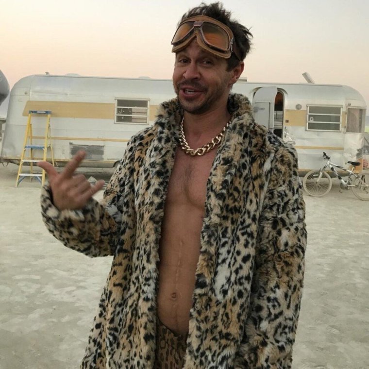 Павел Деревянко сутенëр