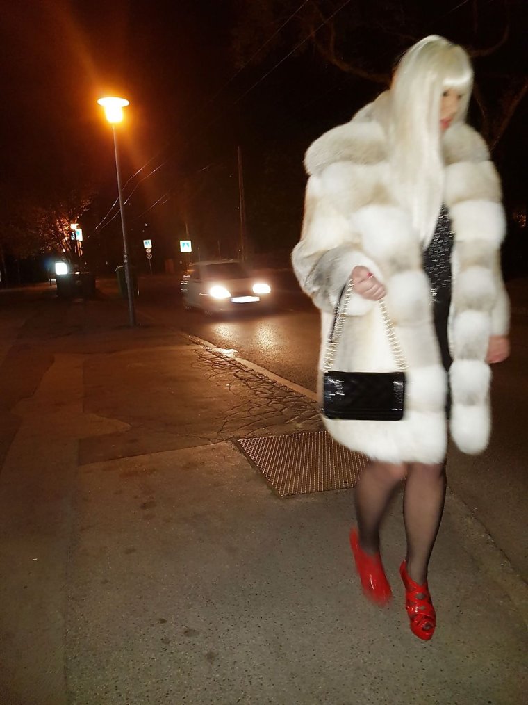 Мужчина в шубе