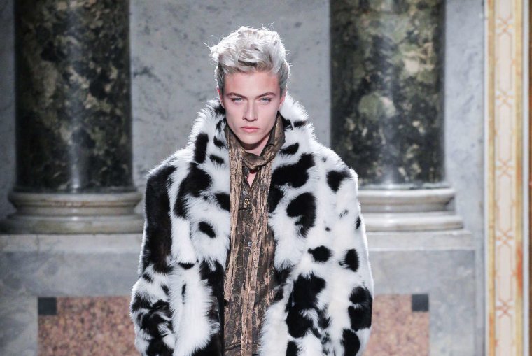 Мужик в шубе