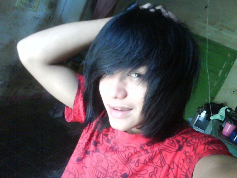 Эмо пидорская челка