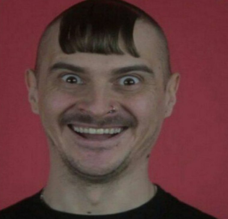 Сельский жених с челкой