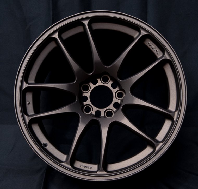 Литье бронзового цвета