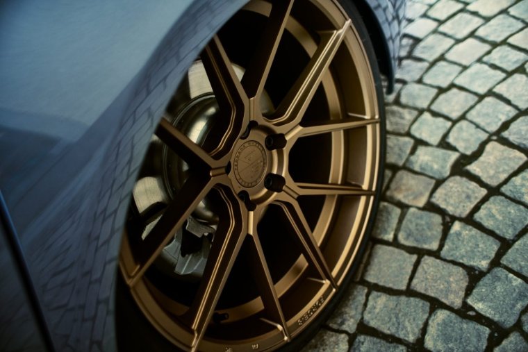 Диски в золотом цвете