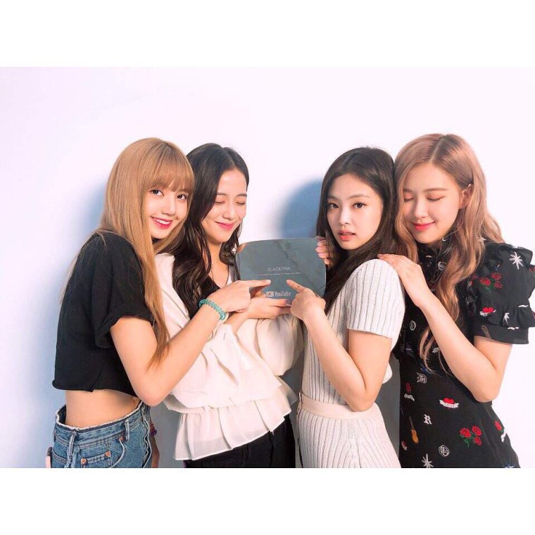 Группа BLACKPINK Розэ Джису