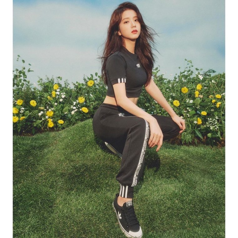 Фигура Джису из BLACKPINK 2020