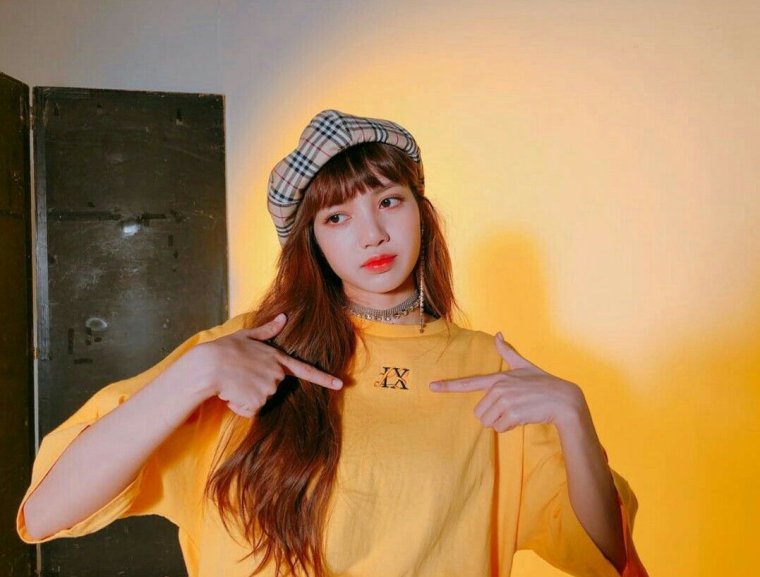 Лиса из BLACKPINK 2022