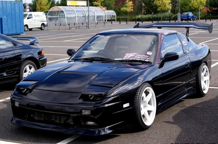 Машина Nissan 180sx