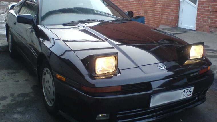 Toyota Celica 1998 с выдвижными фарами