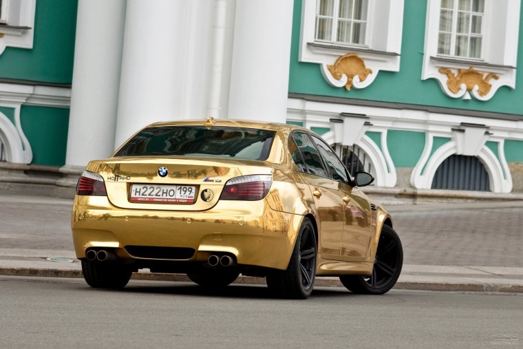 BMW m5 Gold