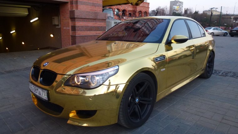 BMW m5 Gold