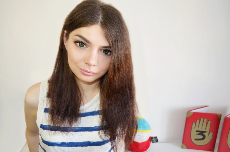 Вика Блисс богатая и бедная