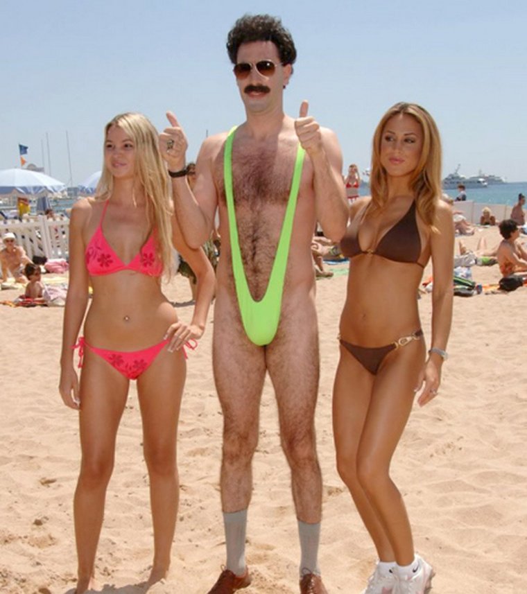 Саша Барон Коэн в купальнике