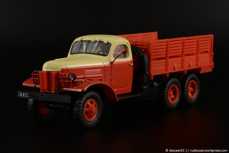 Автолегенды СССР Грузовики №16 ЗИС-150 тёмно-зелёный