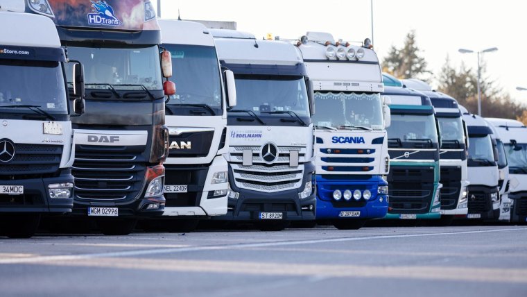 Стоянка грузовиков