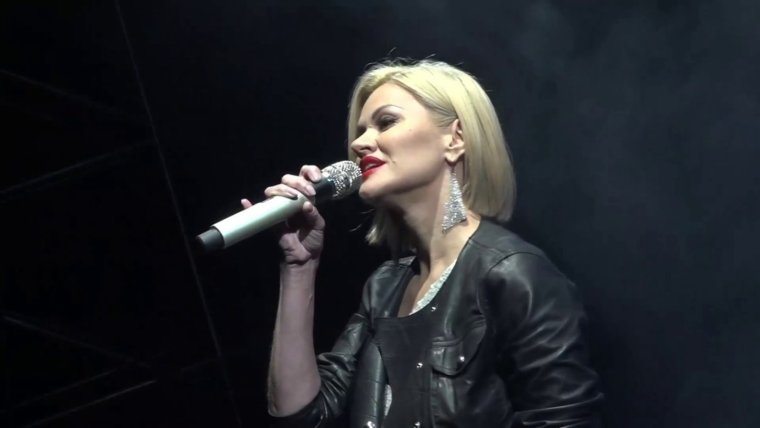 Певица круг