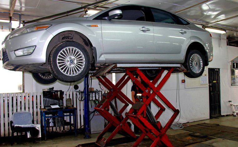 Форд фокус 2 на подъемнике