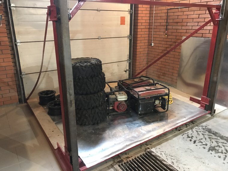 Грузовой подъёмник в гараж