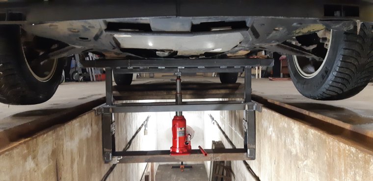 RAV 510 ножничный подъемник