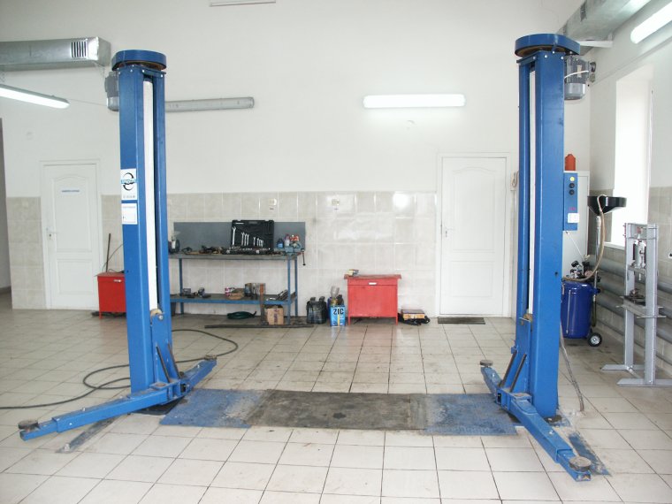 Тросовый подъемник для гаража