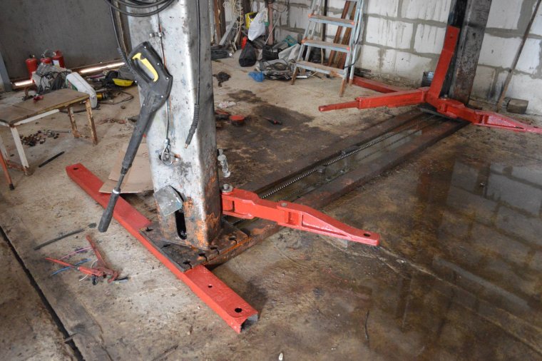 Подъемник в гараже 6 на 4