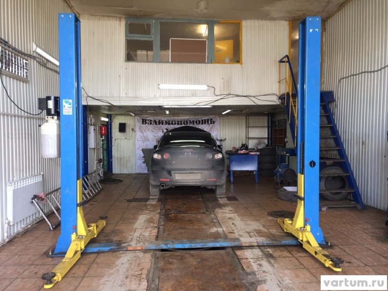 Фольксваген гольф 5 на подъемнике