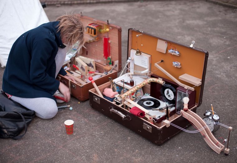 Машинка Голдберга в комнате