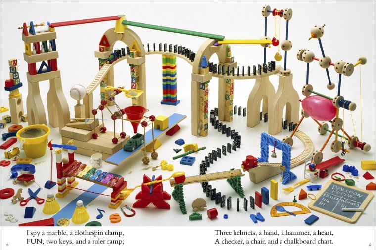 Машина Голдберга из подручных материалов