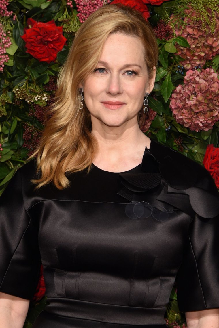 Лора Линни feet