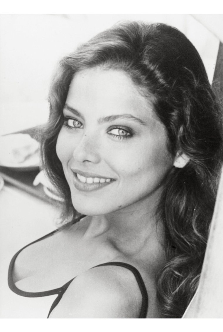 Орнелла Мути в купальнике в молодости