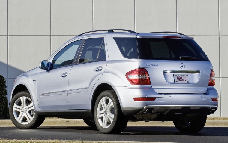 Мерседес ml 350 сзади