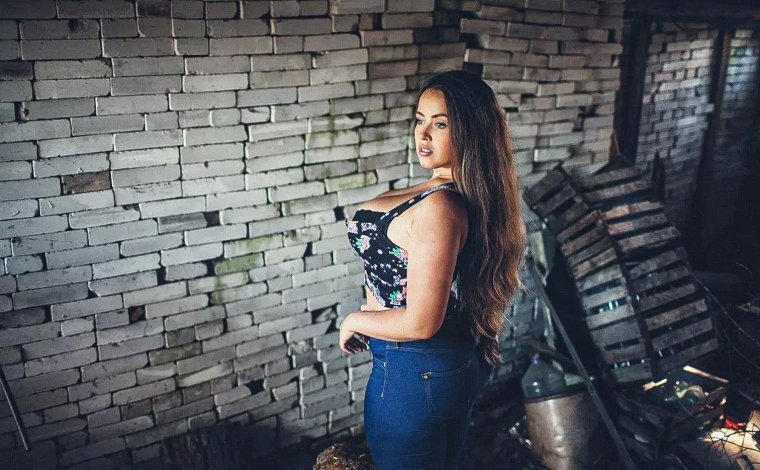 Модель Виктория Манас